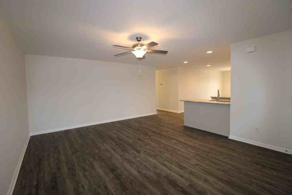 578 Brushwood Dr - Photo 4 of 24