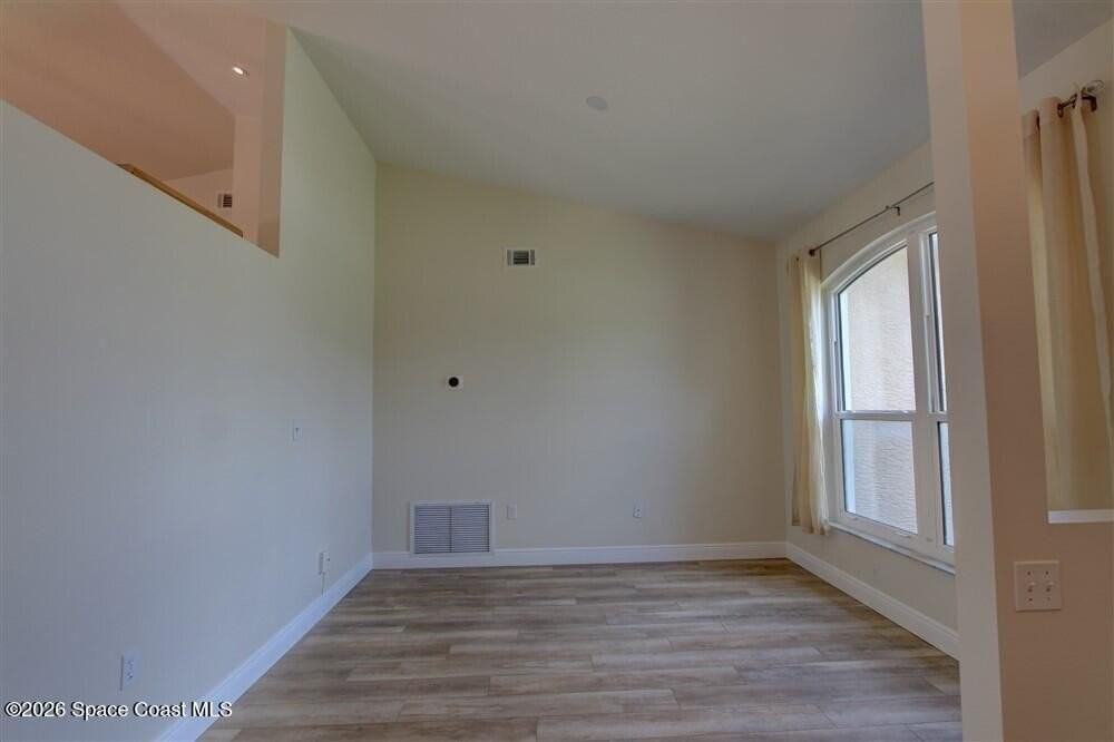 1899 Crane Creek Blvd - Photo 5 of 34
