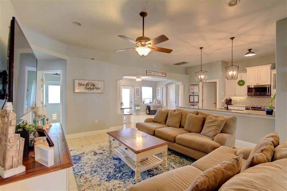 125 Palm Cir - Photo 4 of 41