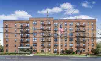 featured image of 1160 Richmond Rd #5G