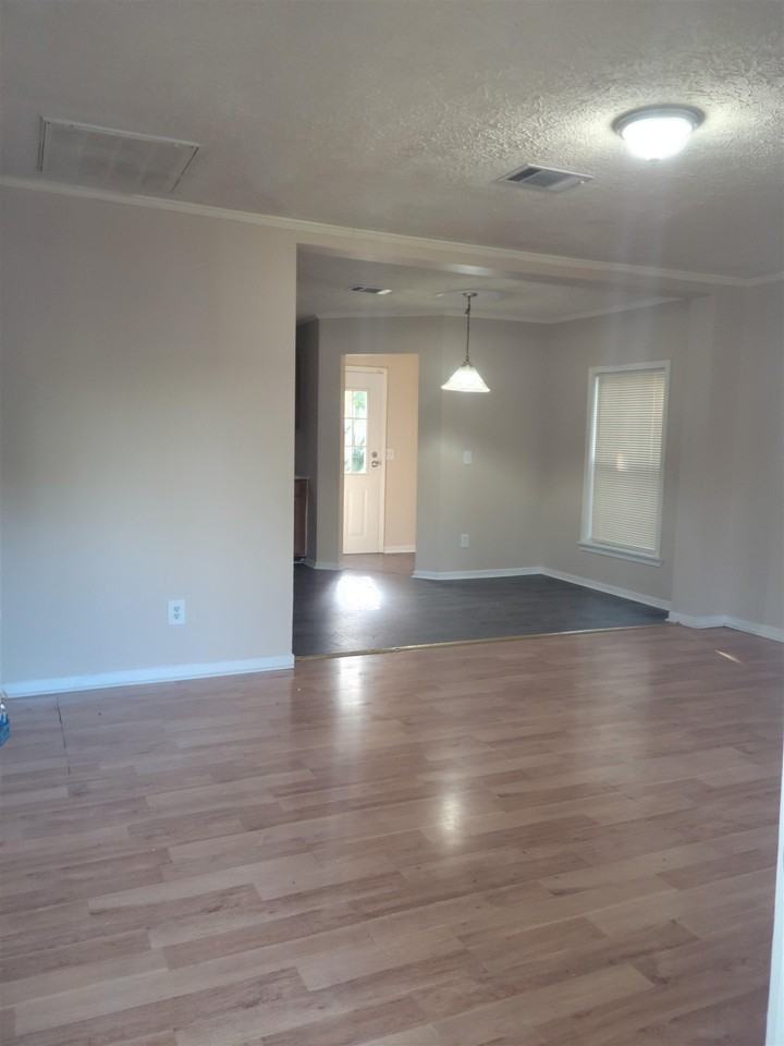 37 Evergreen Ave #B - Photo 2 of 16