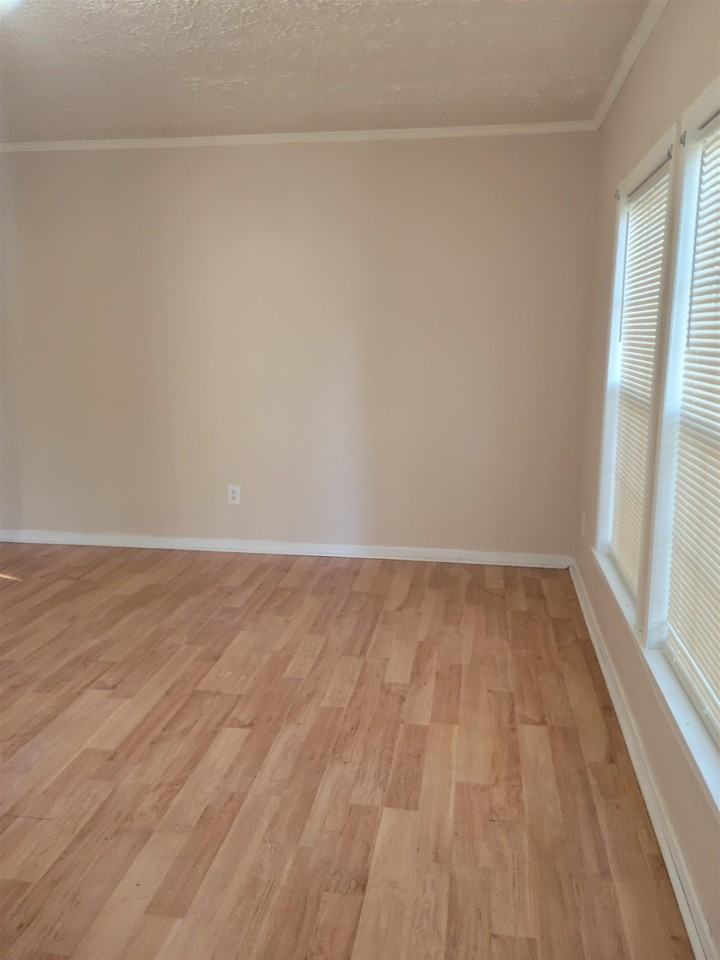 37 Evergreen Ave #B - Photo 4 of 16