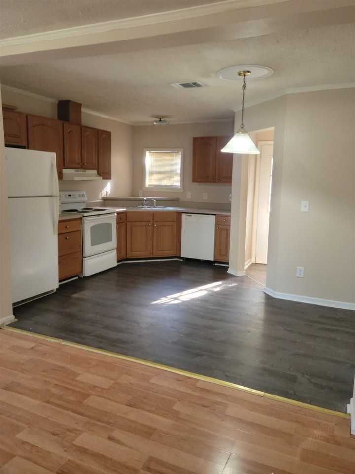 37 Evergreen Ave #B - Photo 5 of 16