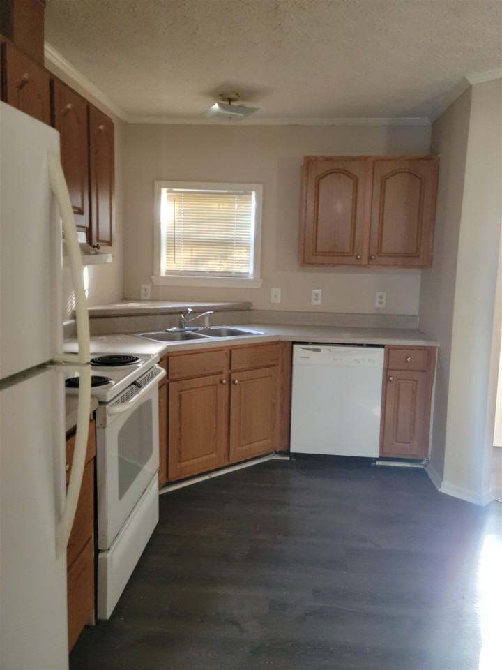 37 Evergreen Ave #B - Photo 6 of 16
