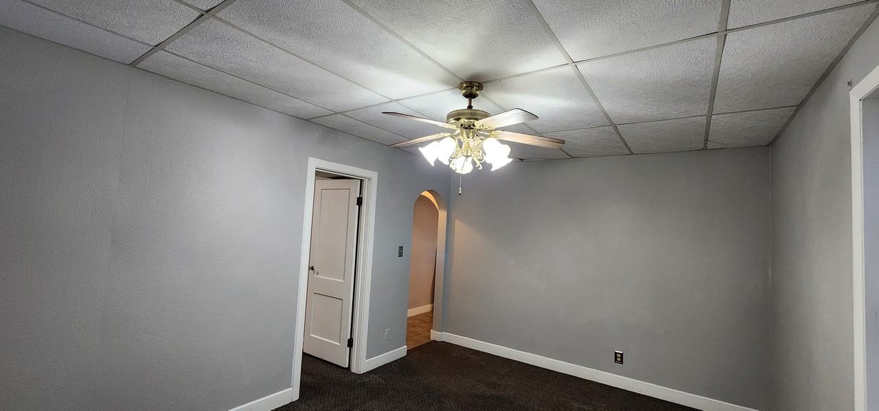 613 Avenue G - A #A - Photo 2 of 9