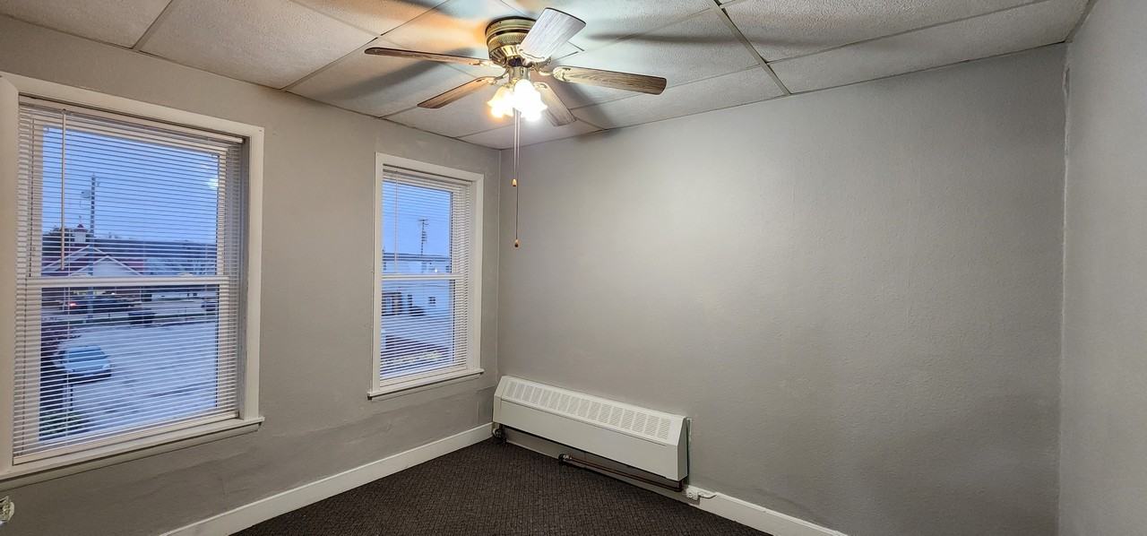 613 Avenue G - A #A - Photo 3 of 9