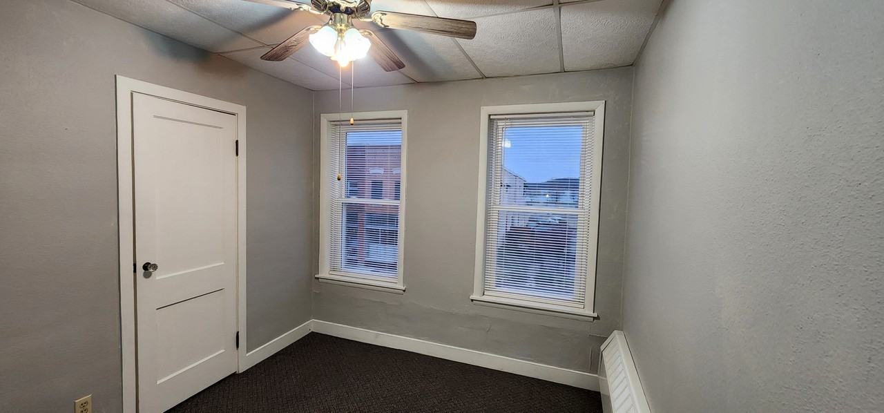 613 Avenue G - A #A - Photo 4 of 9