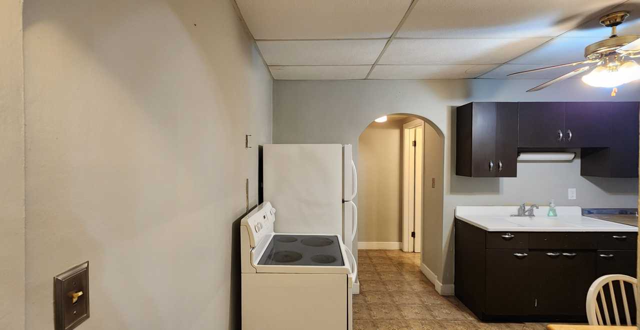 613 Avenue G - A #A - Photo 5 of 9