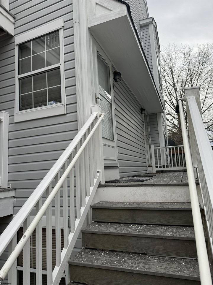 4834 Hawthorne Ln #4834 - Photo 2 of 20