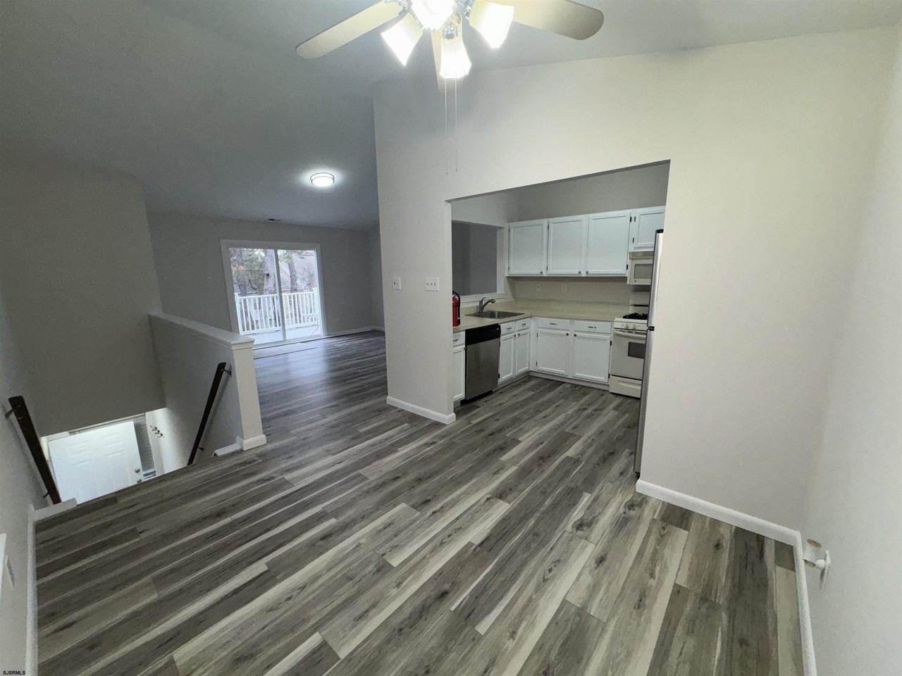4834 Hawthorne Ln #4834 - Photo 7 of 20
