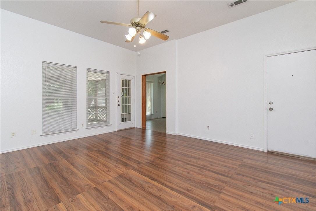 2406 Cactus Dr - Photo 3 of 18