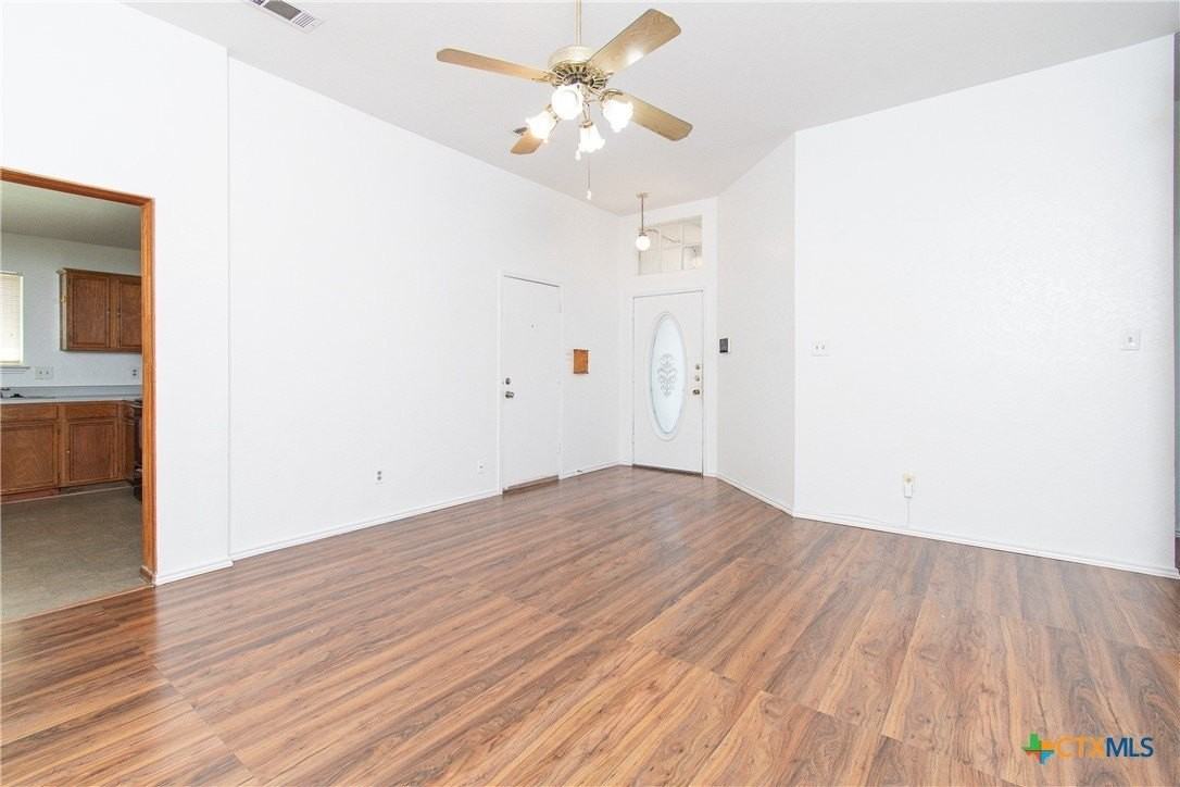 2406 Cactus Dr - Photo 4 of 18