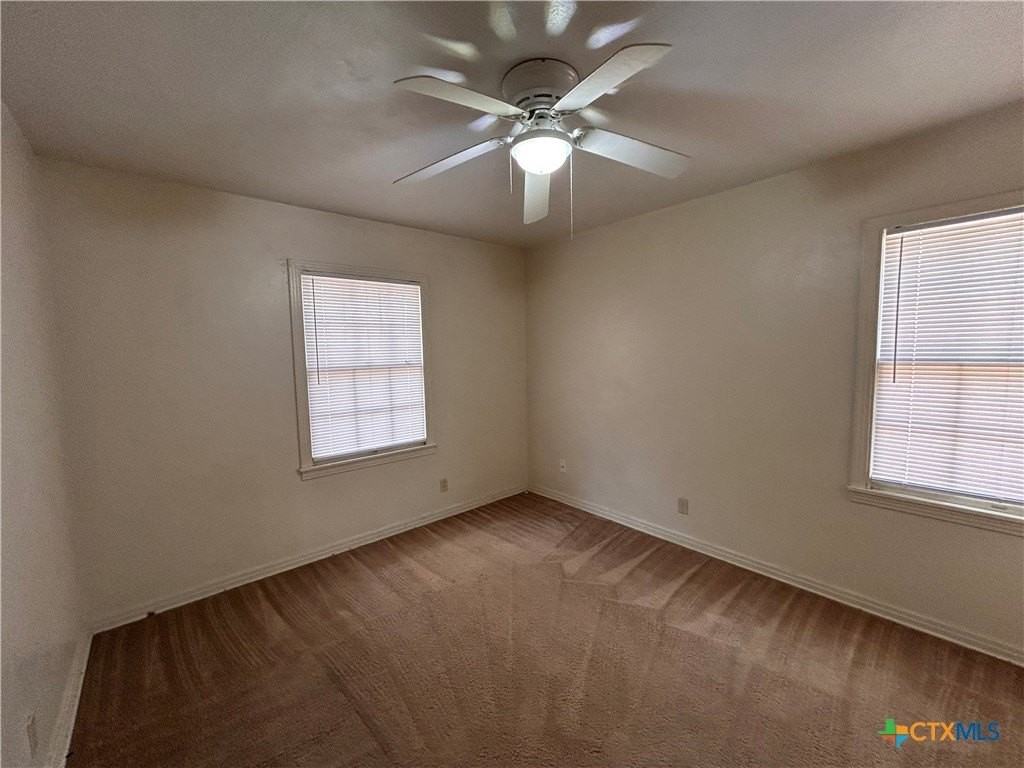 1601 Elkins Ave - Photo 5 of 7