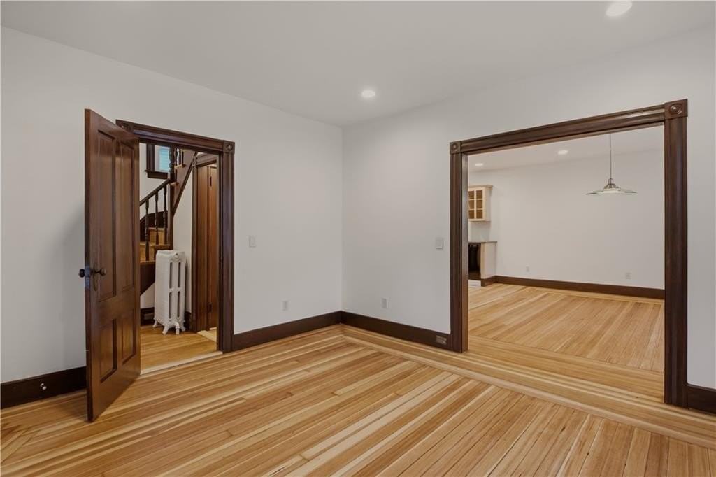 82 Van Zandt Ave - Photo 5 of 32