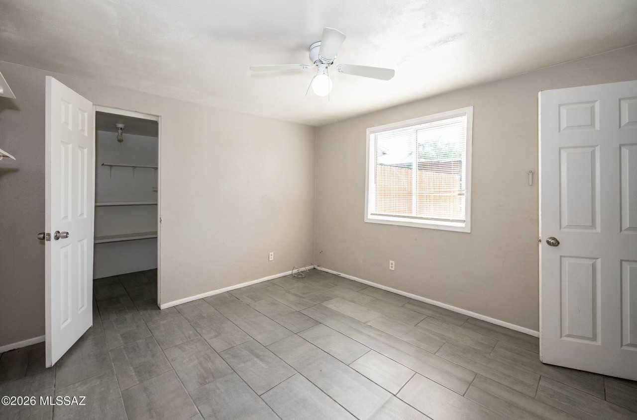 810 E Linden St - Photo 6 of 13
