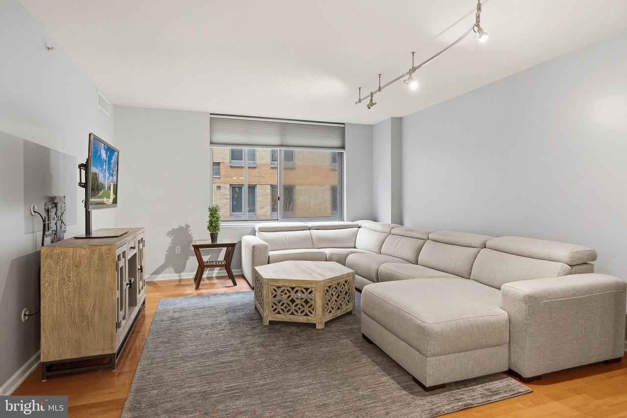 440 L St Nw #407 - Photo 2 of 11