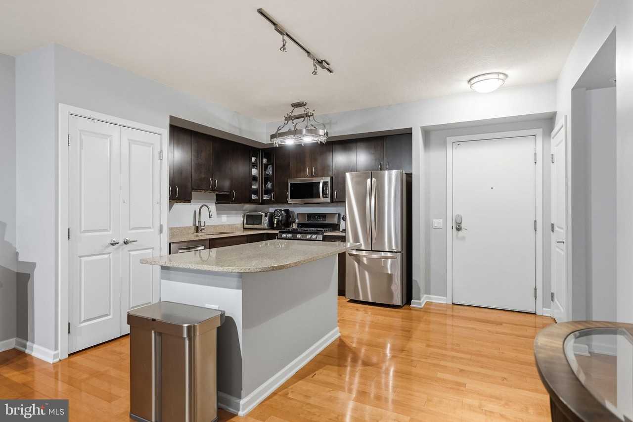 440 L St Nw #407 - Photo 3 of 11
