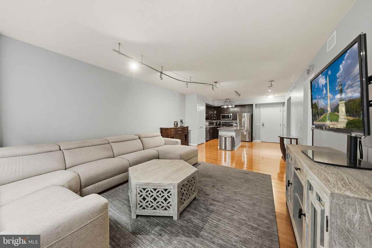 440 L St Nw #407 - Photo 5 of 11