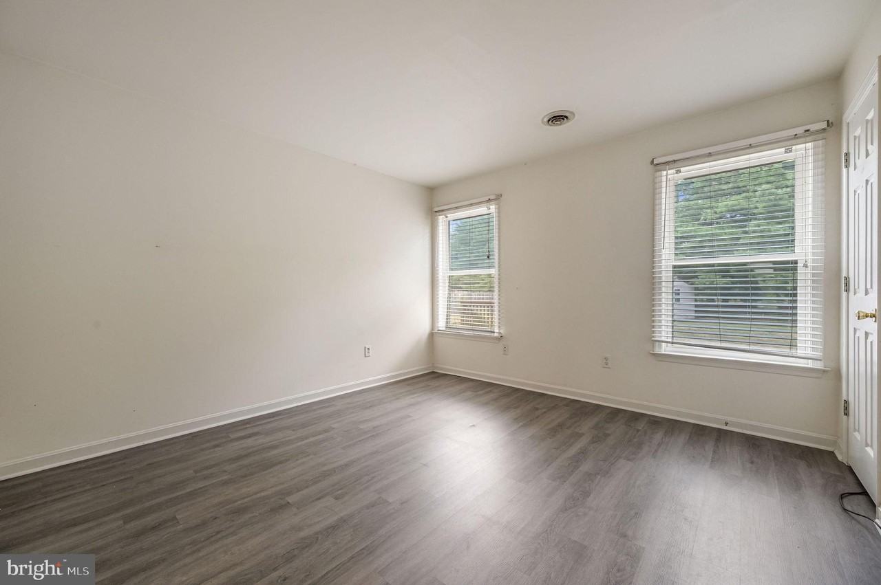 49 Winding Wood Dr - Photo 3 of 9