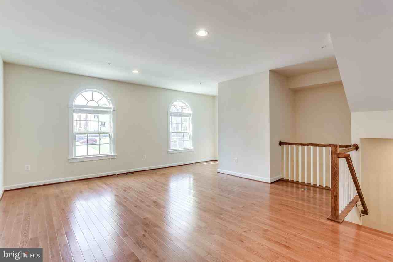 7872 Patterson Way - Photo 3 of 48