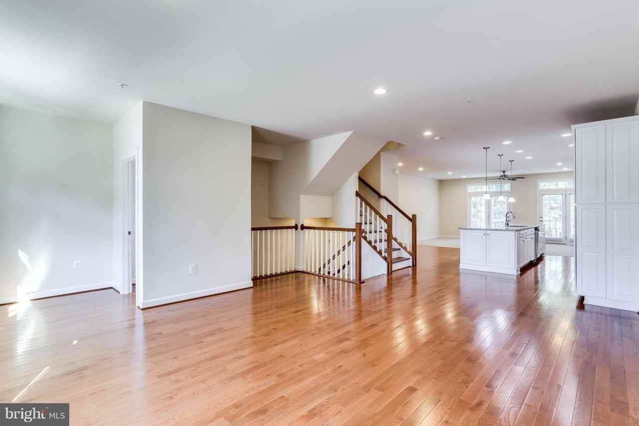 7872 Patterson Way - Photo 4 of 48