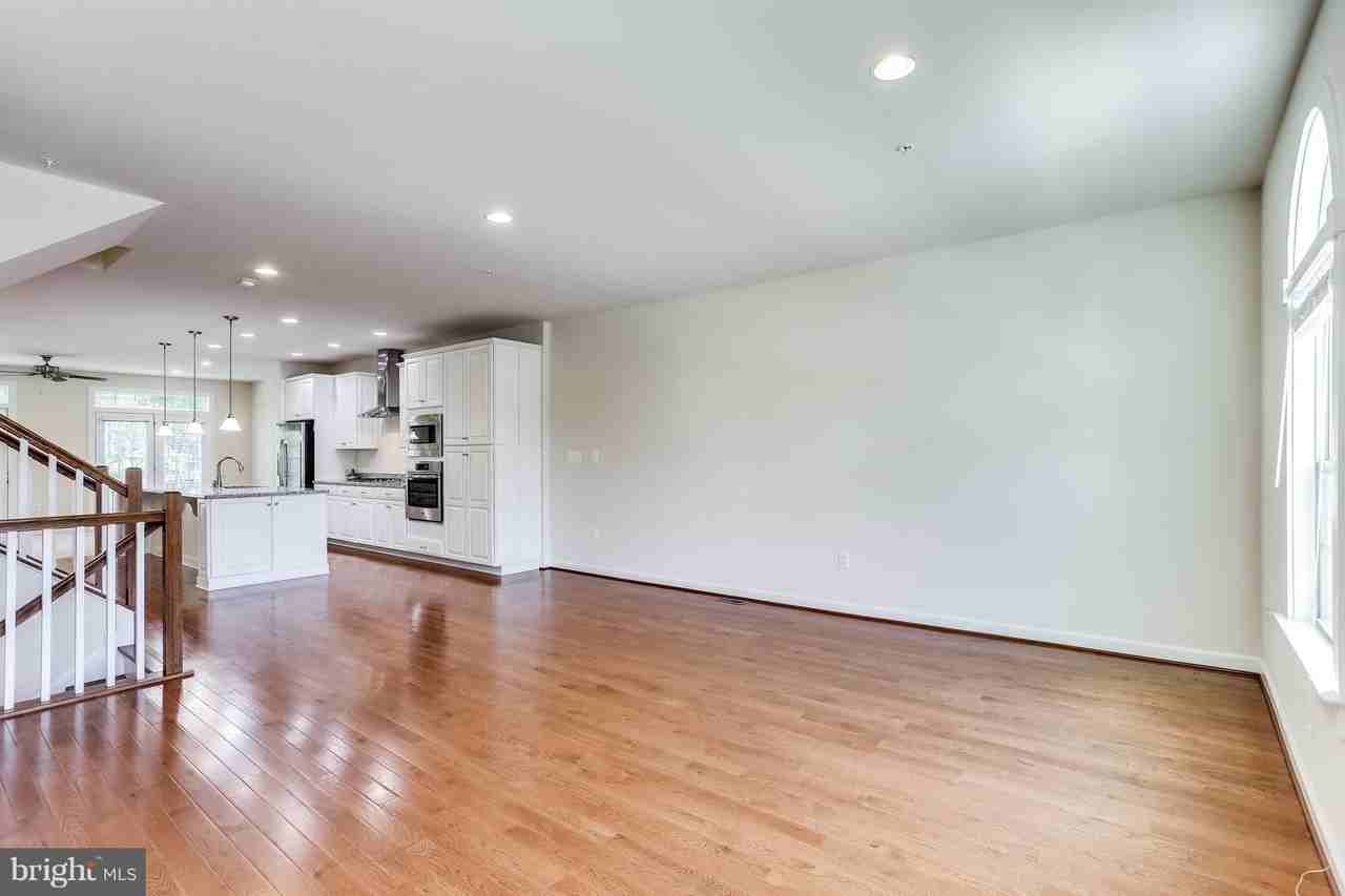 7872 Patterson Way - Photo 5 of 48