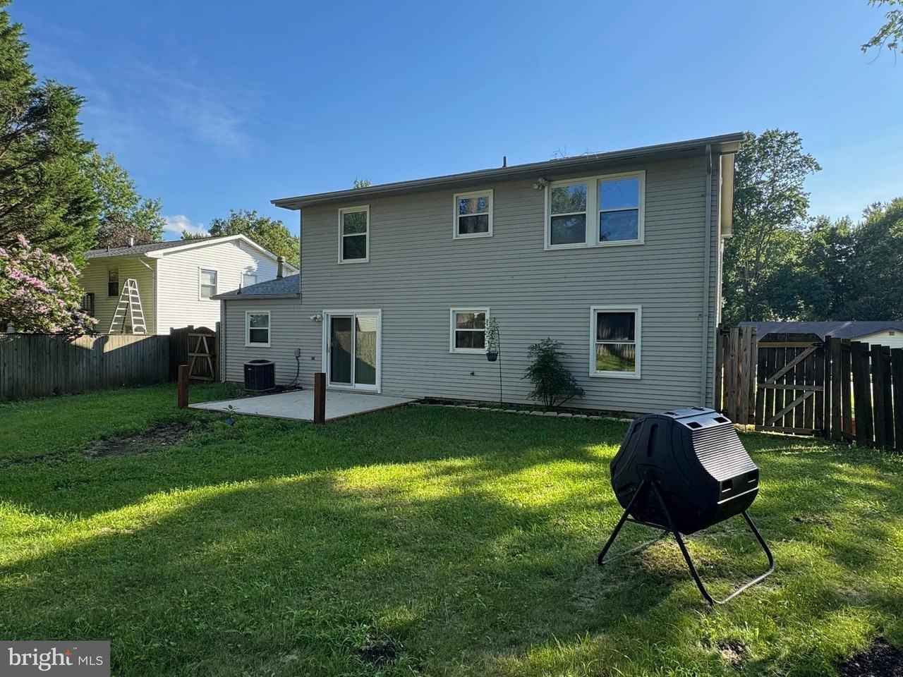 1717 Fallsway Dr - Photo 2 of 15