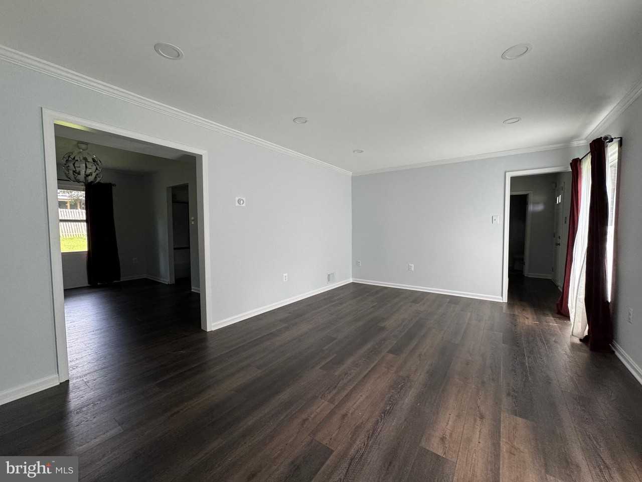 1717 Fallsway Dr - Photo 5 of 15
