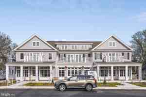 featured image of 106 Annapolis St #204