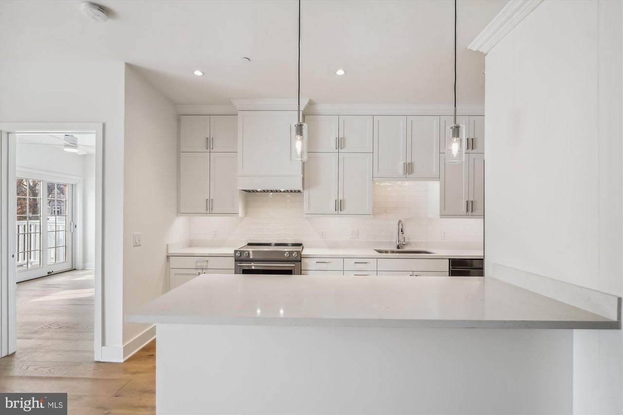106 Annapolis St #204 - Photo 6 of 24