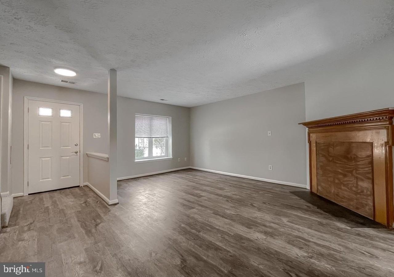 4232 Drake Ct - Photo 2 of 23