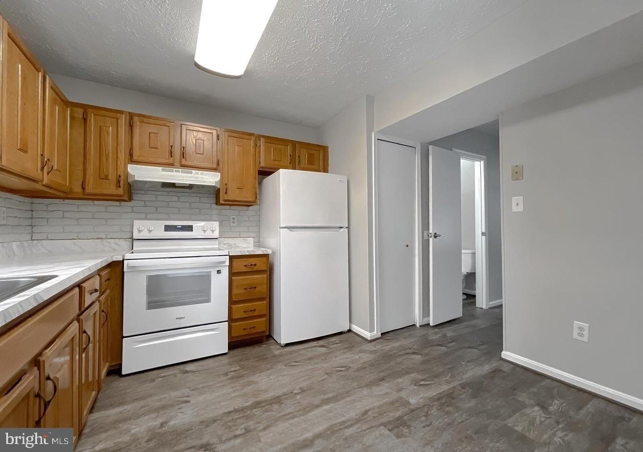 4232 Drake Ct - Photo 7 of 23