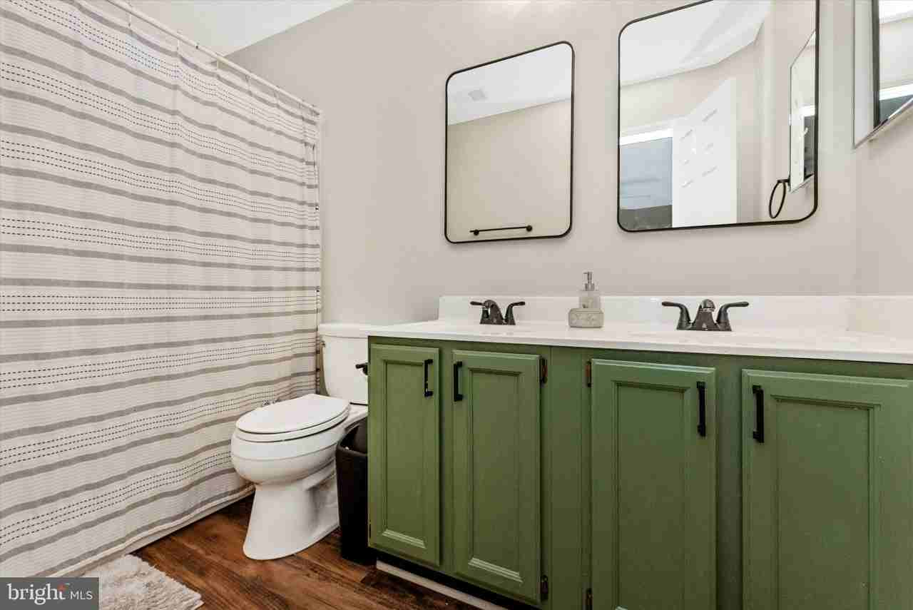 7115 Oberlin Cir - Photo 3 of 48
