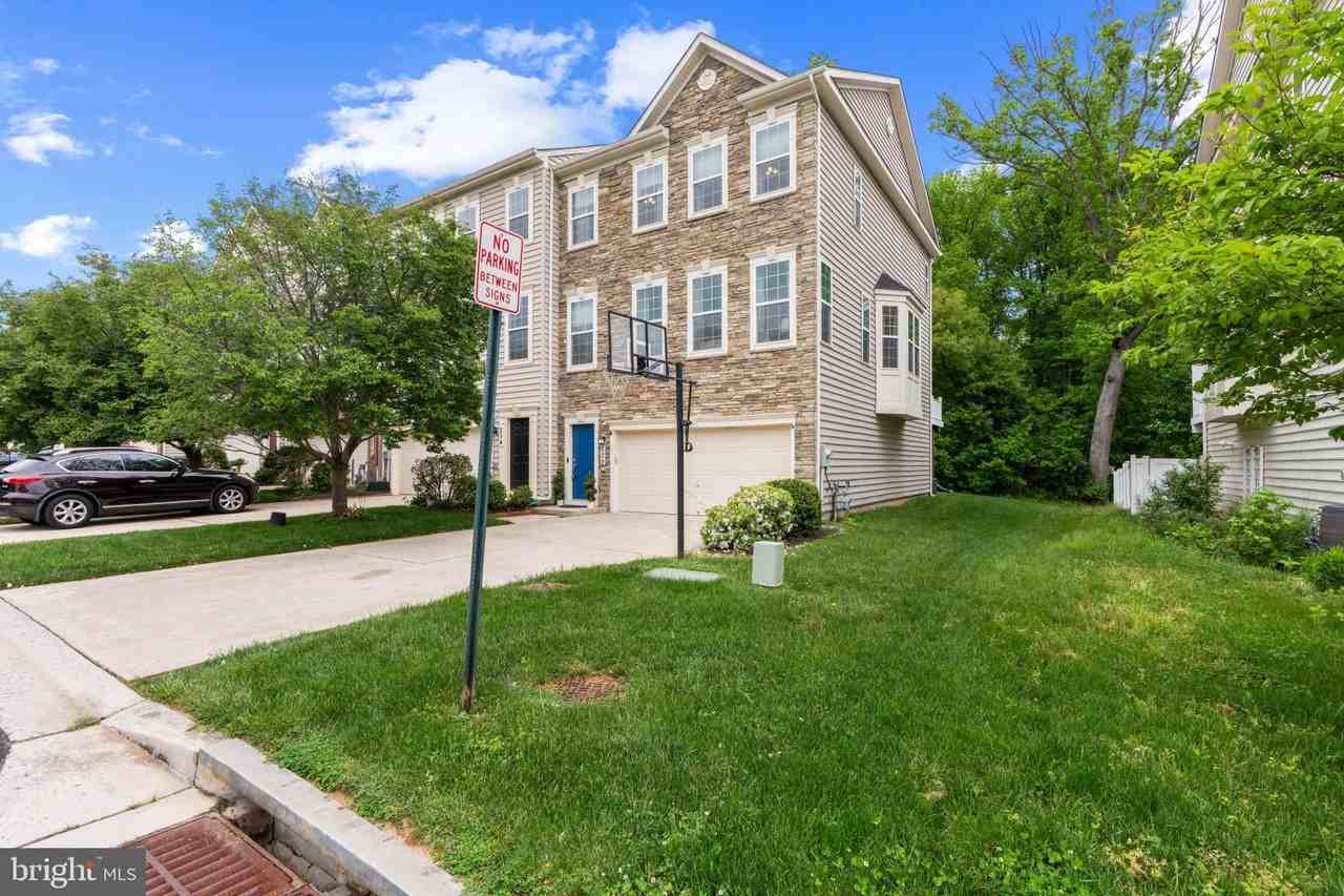 232 Mohegan Dr - Photo 2 of 39