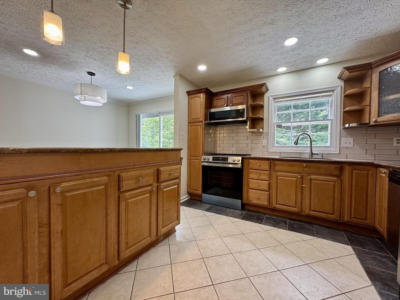 13413 Wisteria Dr - Photo 3 of 28