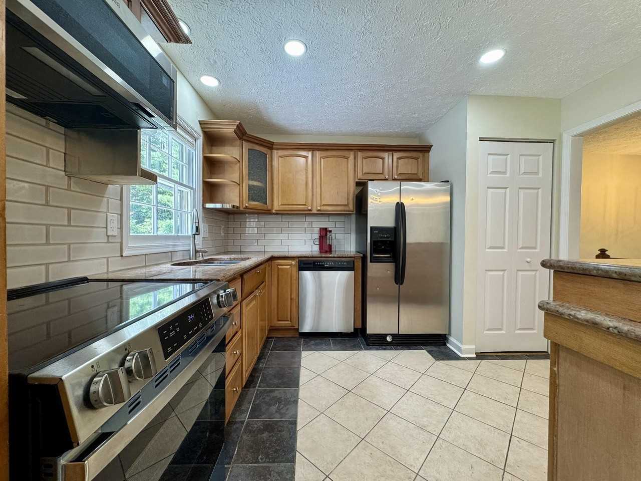 13413 Wisteria Dr - Photo 5 of 28