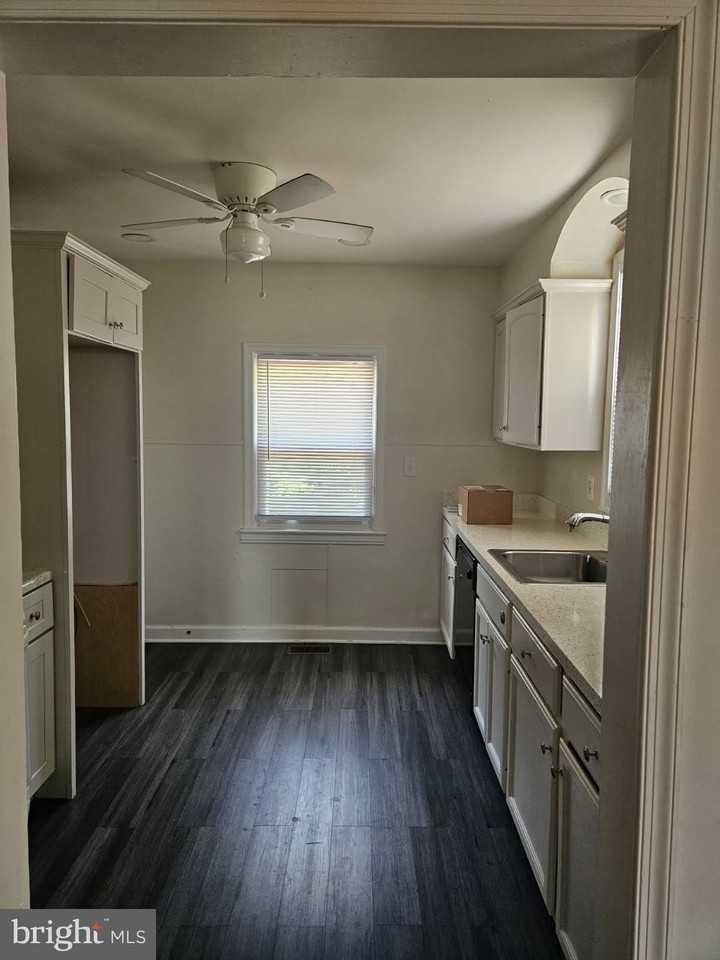 4707 Tuckerman St - Photo 4 of 16