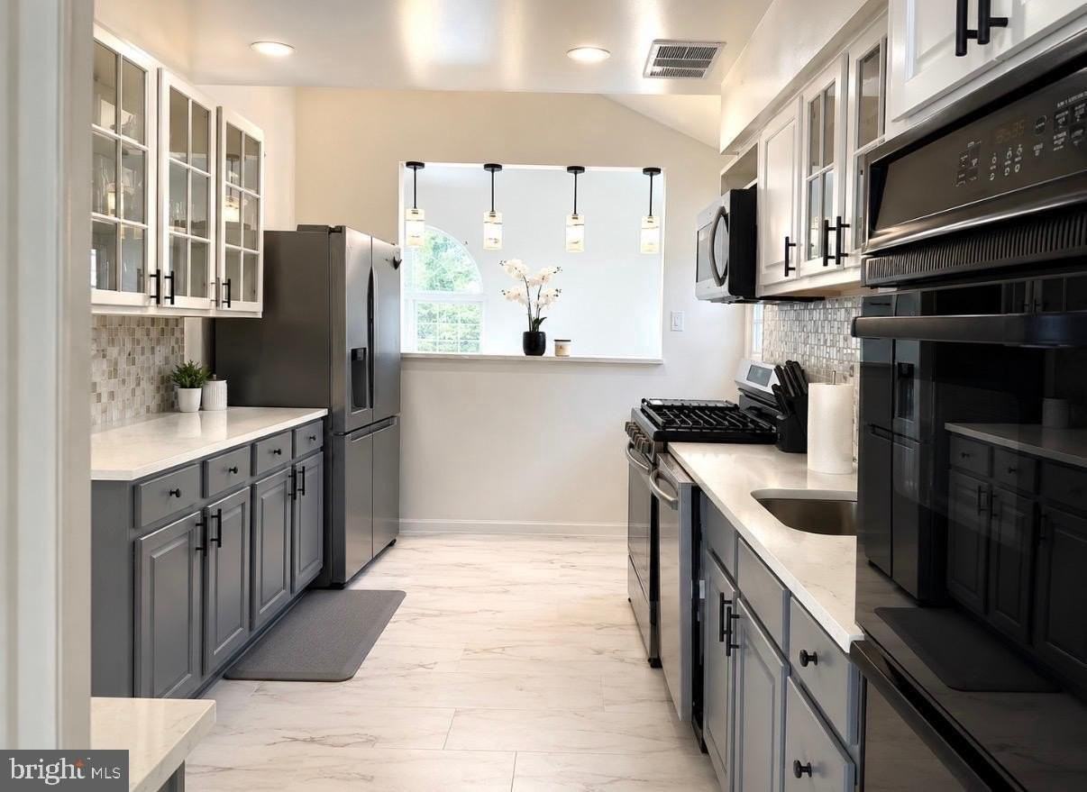 610 Ogden Dr - Photo 4 of 15