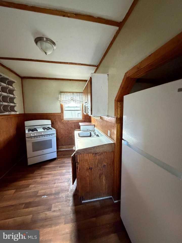 328 E Mulberry St #C - Photo 6 of 12