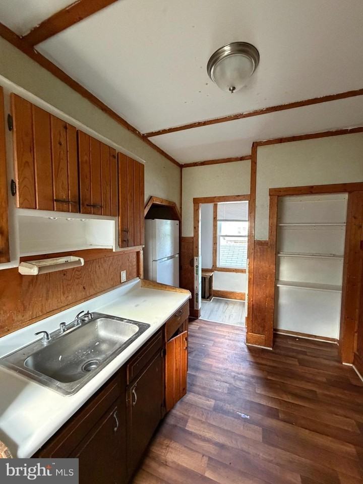 328 E Mulberry St #C - Photo 7 of 12
