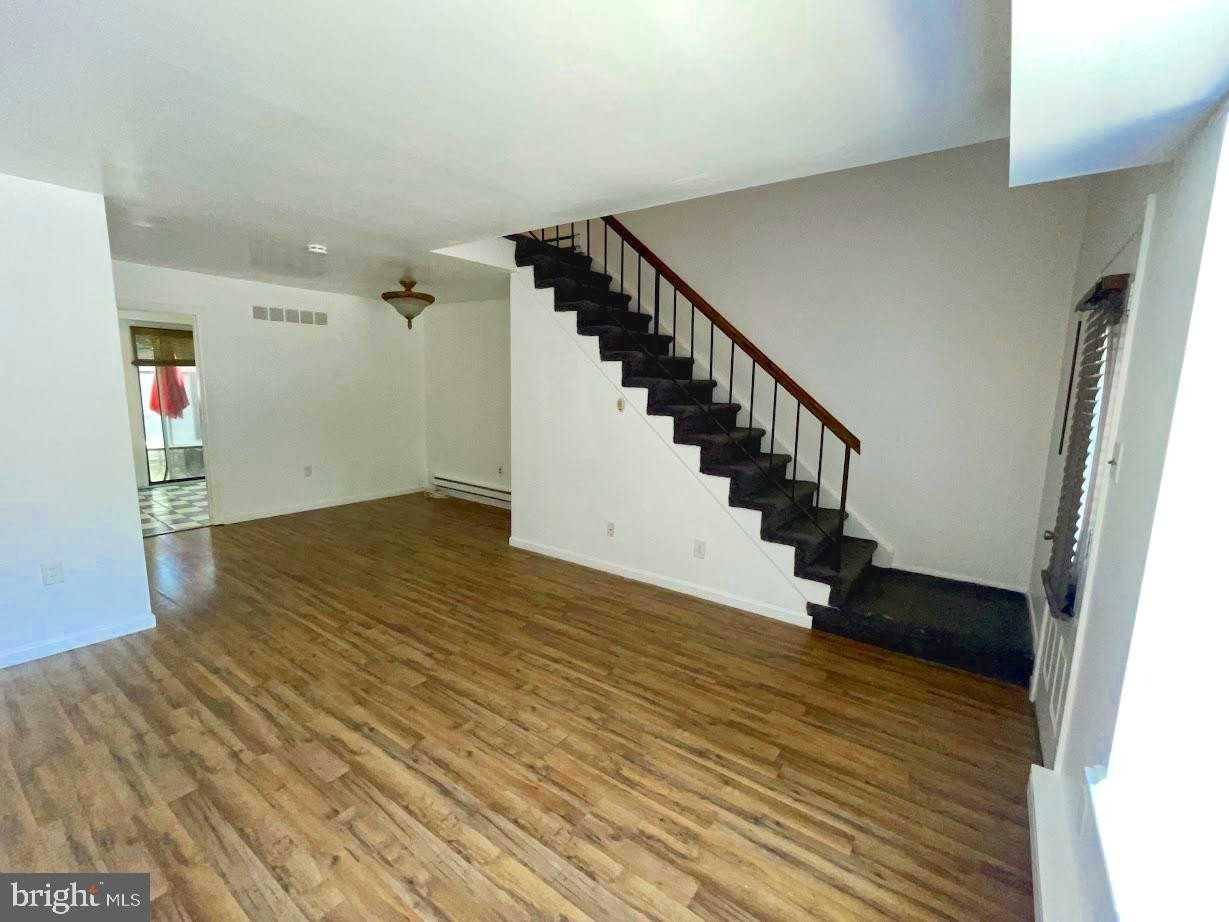 1 Dover Ct - Photo 4 of 12