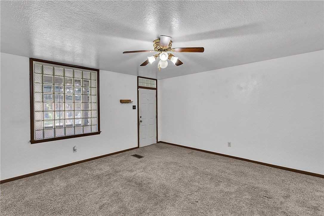 204 Johnston Ave #1 - Photo 3 of 10