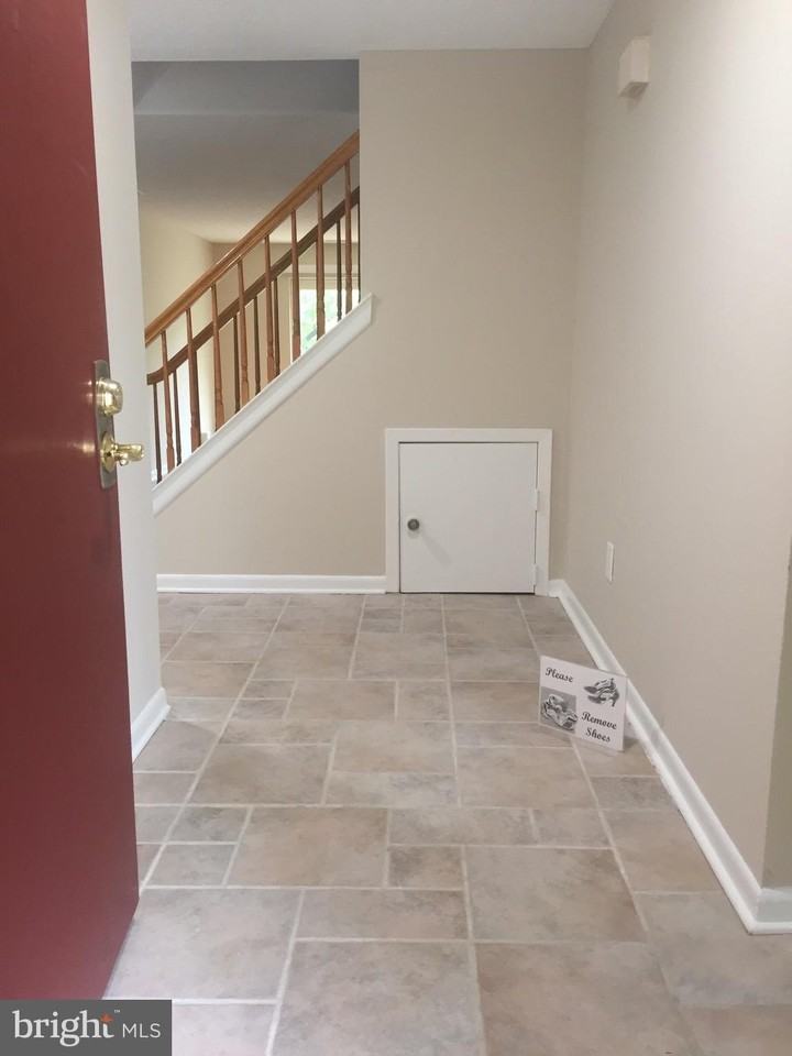 94 Tennyson Dr - Photo 2 of 19