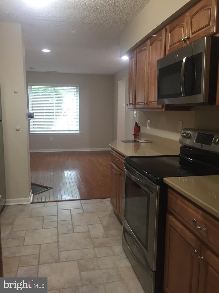 94 Tennyson Dr - Photo 5 of 19