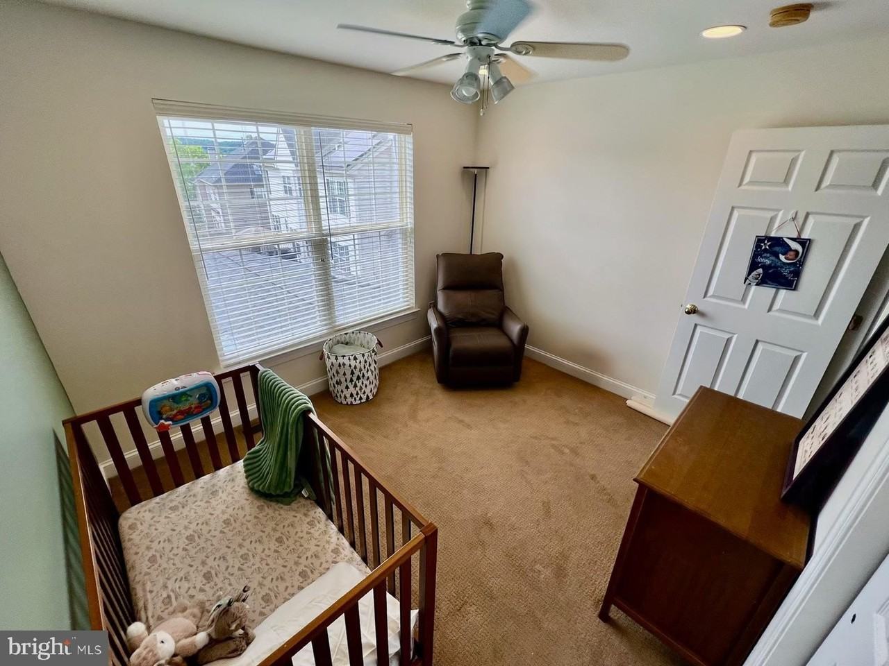217 Truman Way - Photo 5 of 21