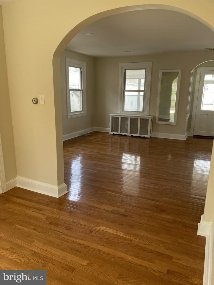201 Simpson Rd - Photo 4 of 43