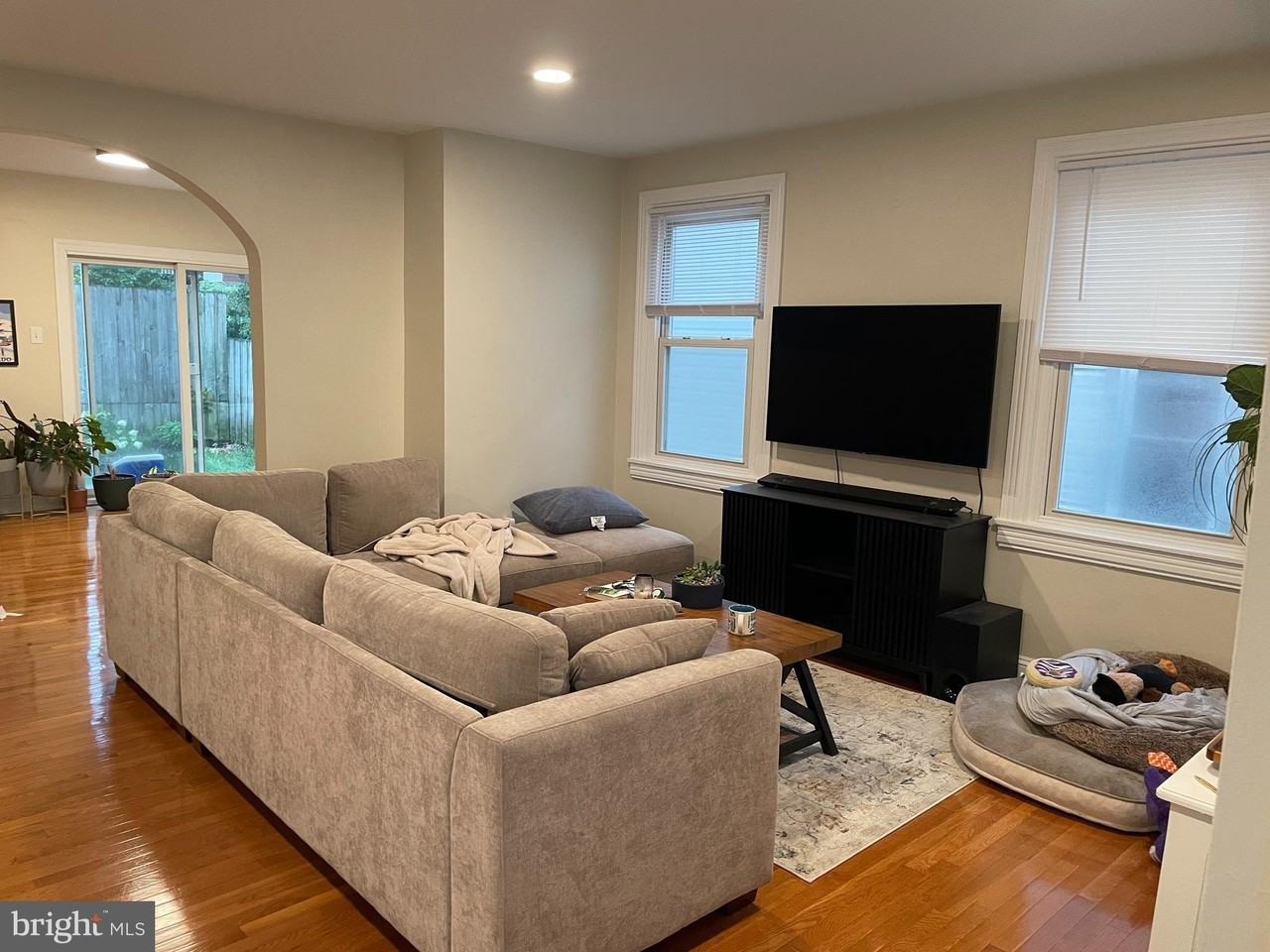 201 Simpson Rd - Photo 5 of 43