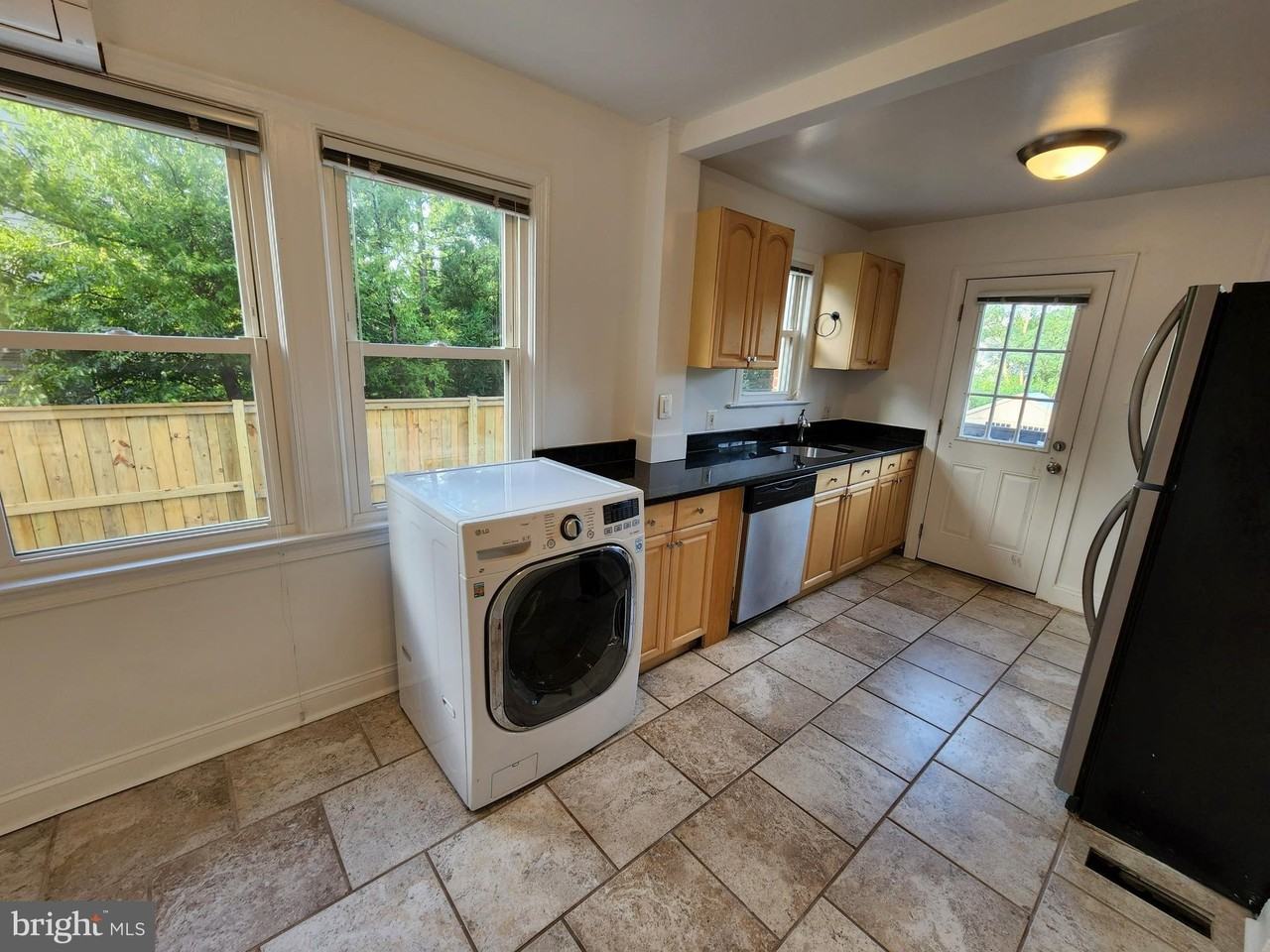 1227 N Utah St #3 - Photo 2 of 44