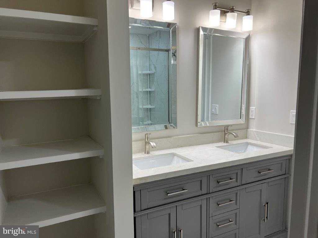 541 S Church St - Photo 7 of 21
