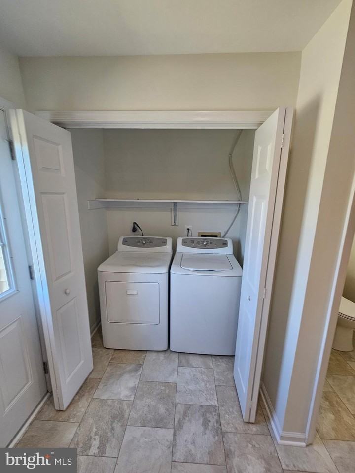111 Barrington Ln - Photo 3 of 19